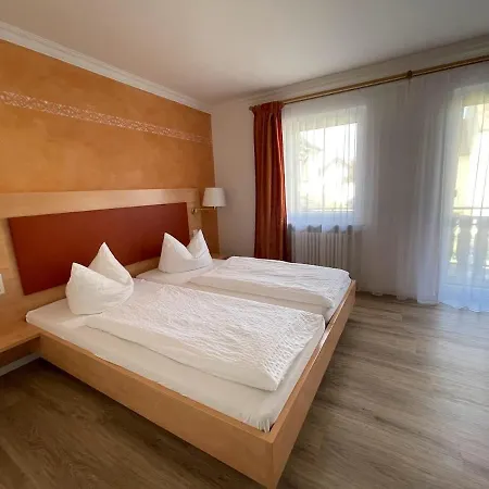 Fogadó Zum Schwanen Garni 2*