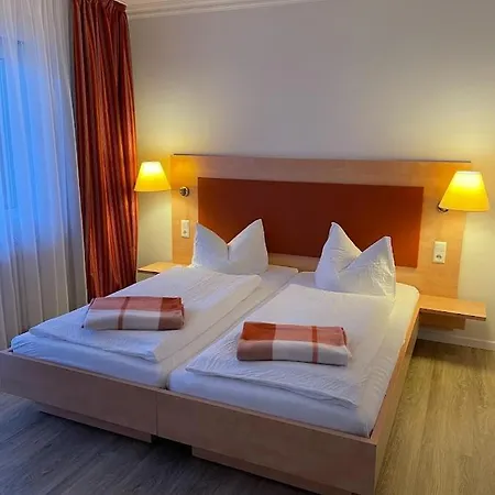 Zum Schwanen Garni Fogadó