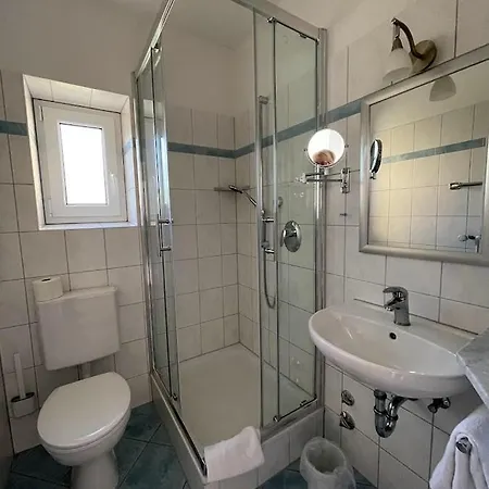 Zum Schwanen Garni 2*