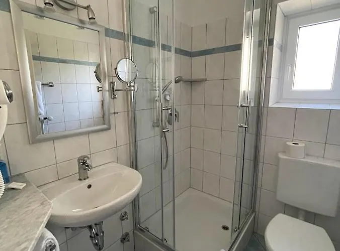 Zum Schwanen Garni Han/Misafirhane 2*